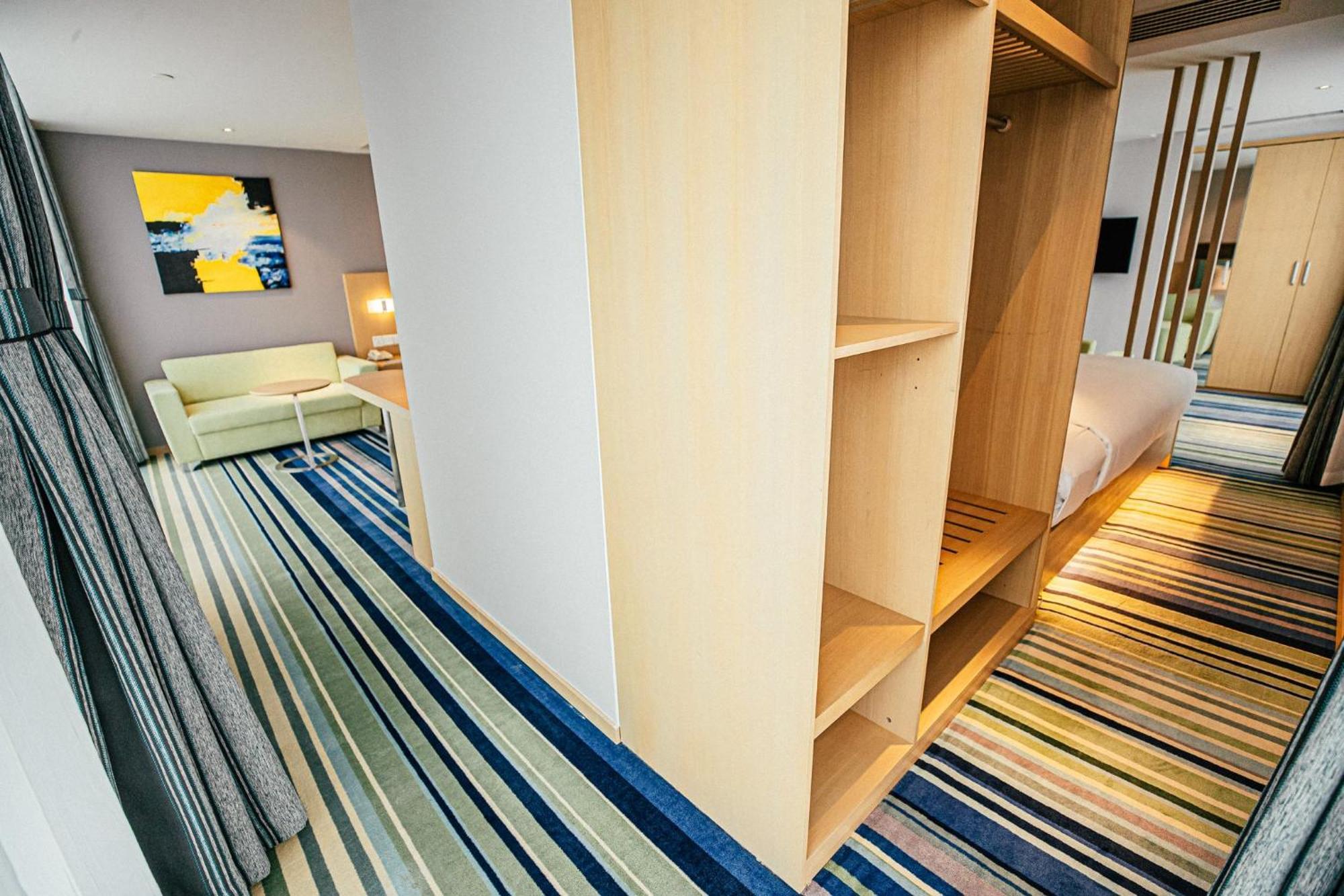 Holiday Inn Express Yingkou Onelong Plaza By Ihg Gaizhou Zewnętrze zdjęcie